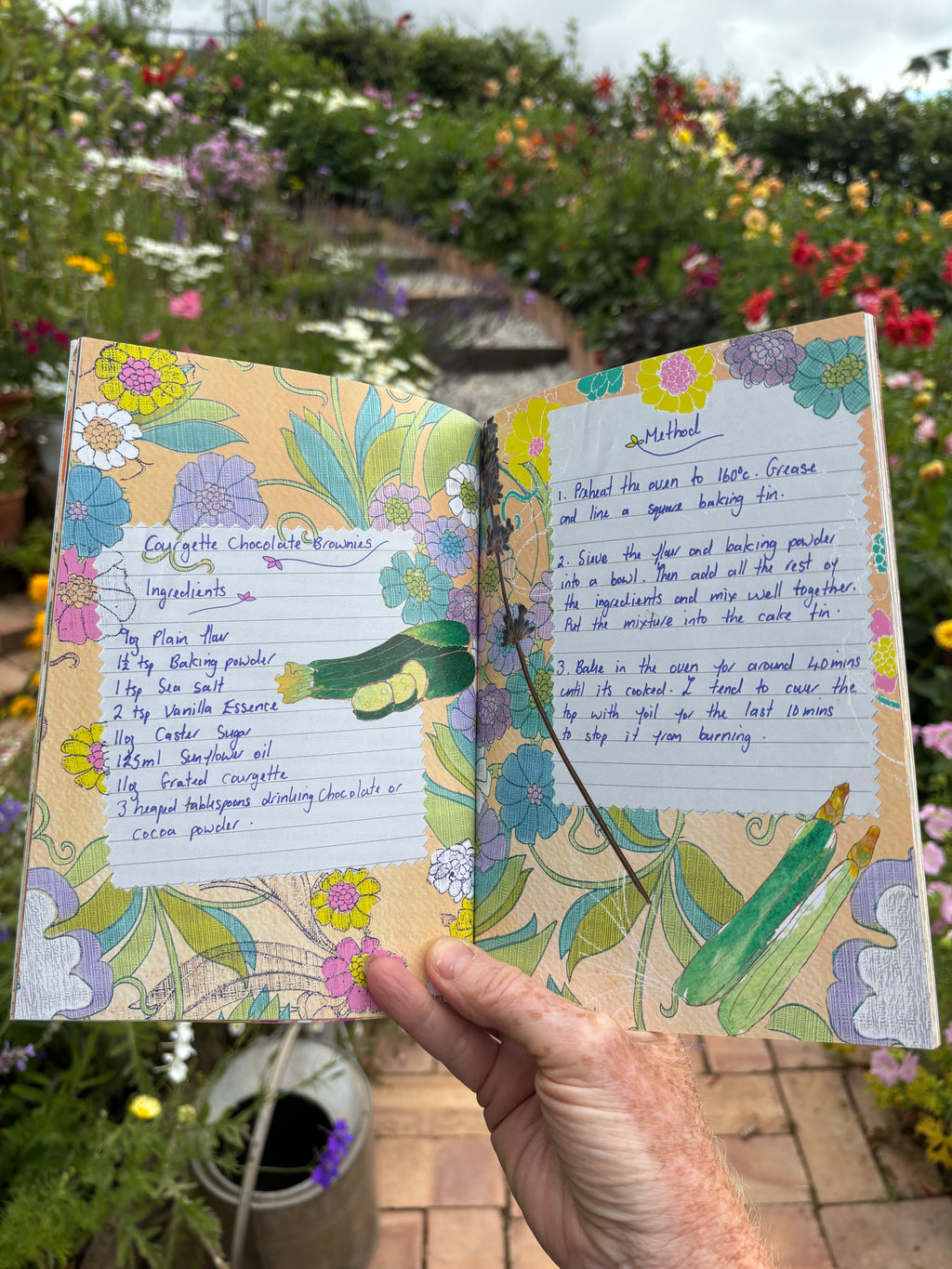 Under a Devon Sky, A Seasonal Diary of Blooms, Abundance and Vintage Charm