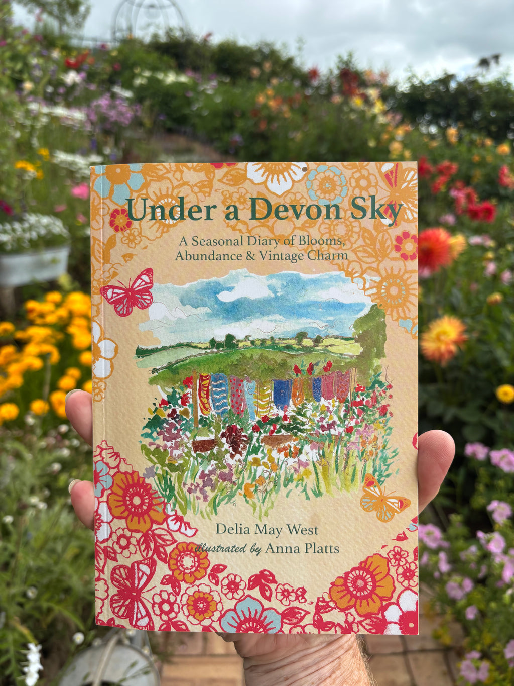 Under a Devon Sky, A Seasonal Diary of Blooms, Abundance and Vintage Charm
